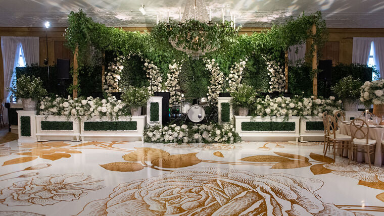 Lin Boxwood Stage Facade